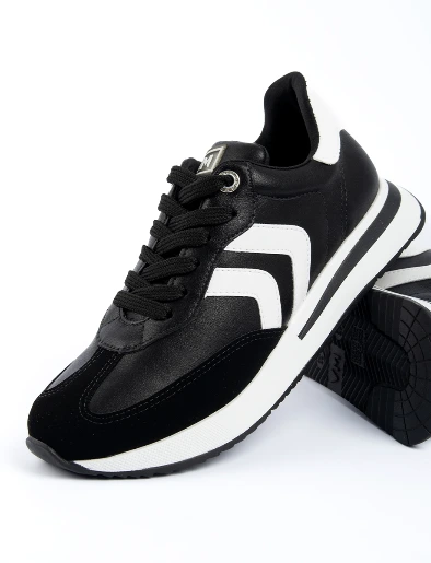 Sneaker Negro con Cordones | Viamarte