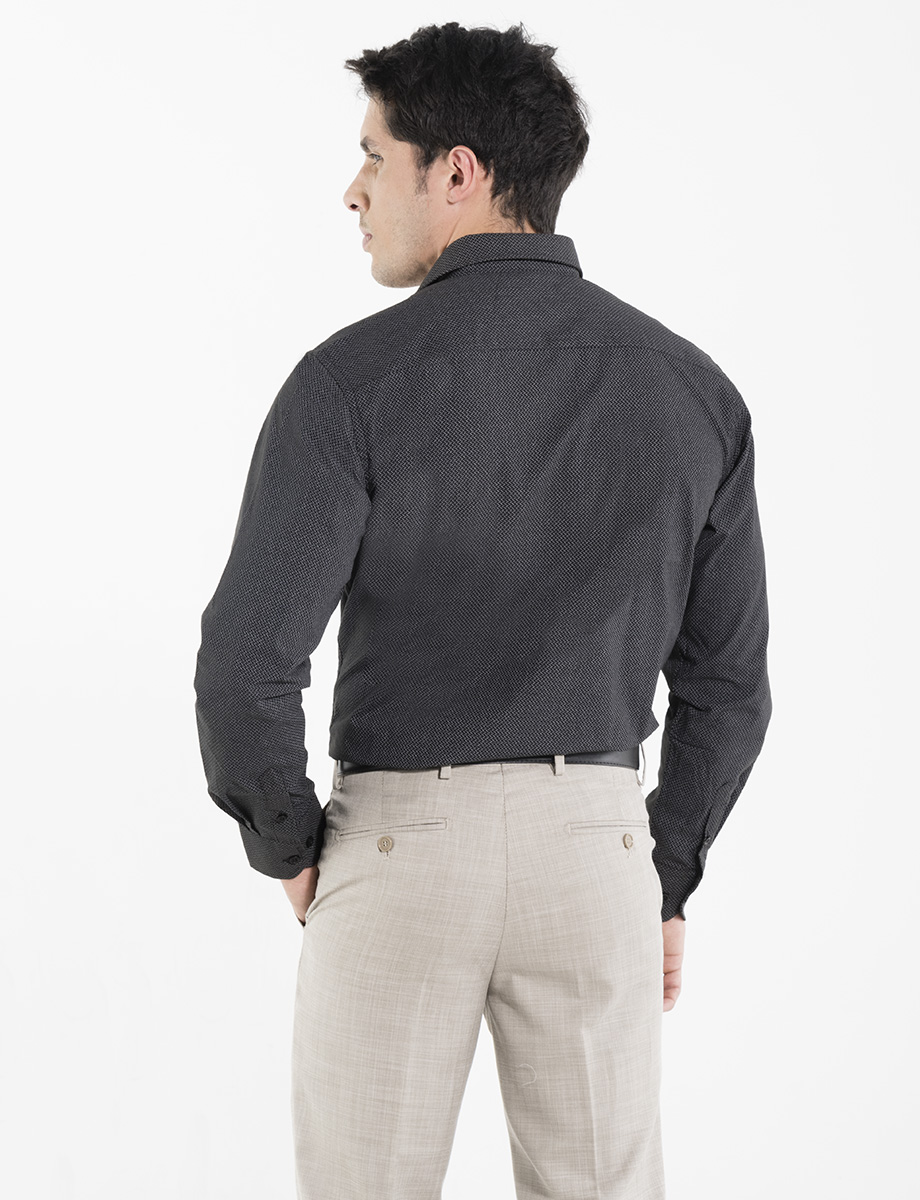 Camisa negra con mini prints puntos