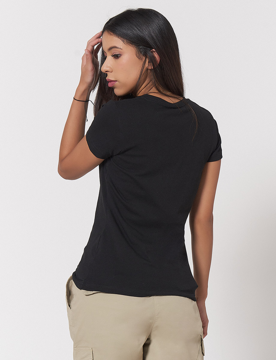 Camiseta Negra Básica