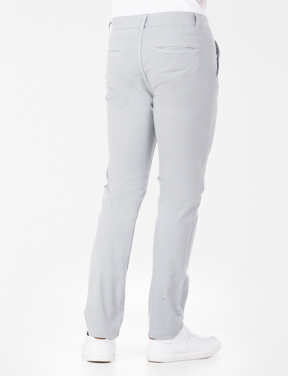Pantalón chino casual