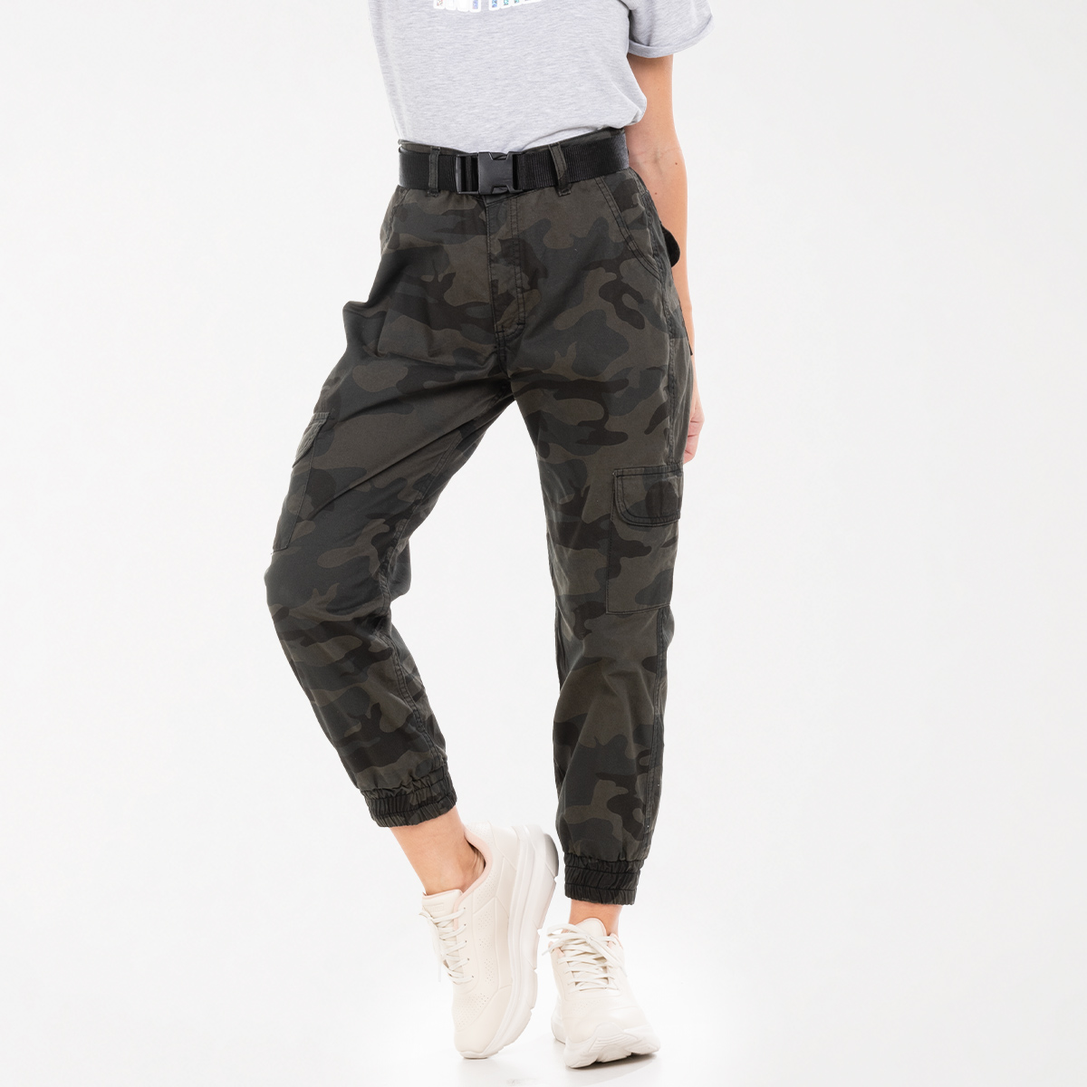 Jogger camuflaje verde