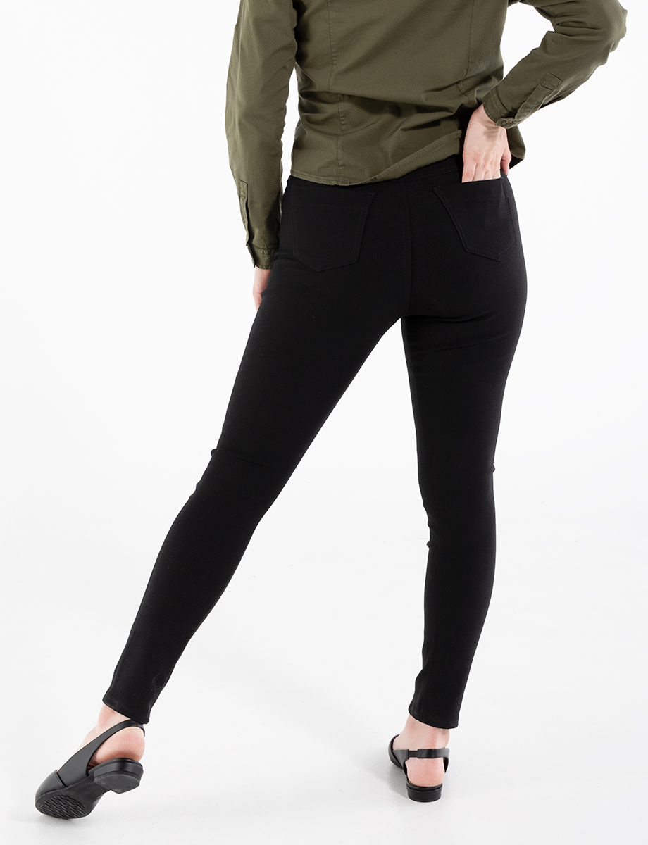 Pantalón unicolor con vena
