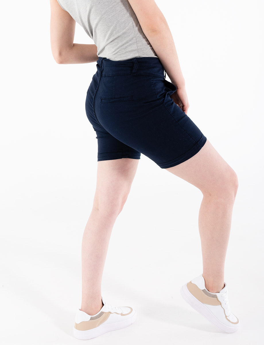 Short gabardina azul oscuro