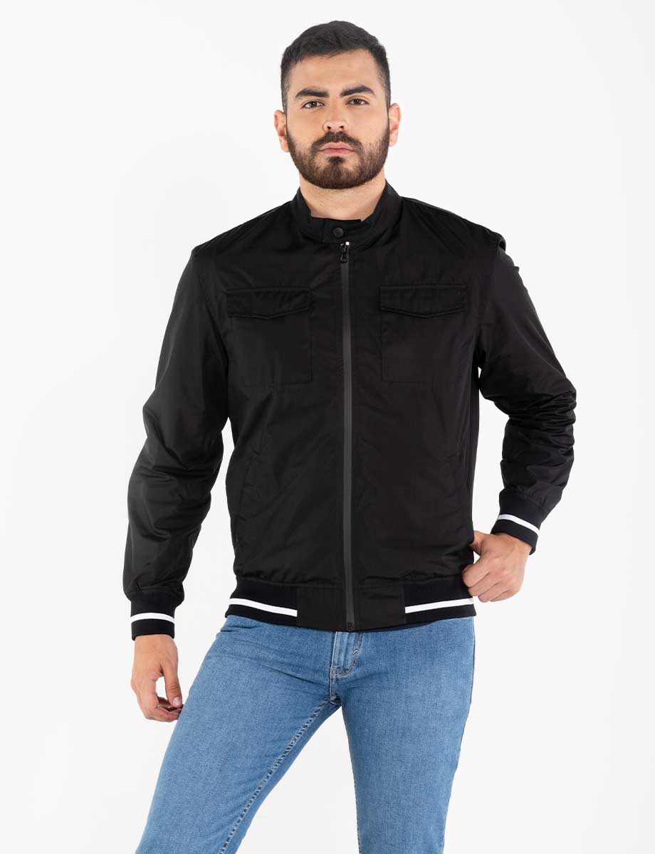 Chaqueta poliéster negra