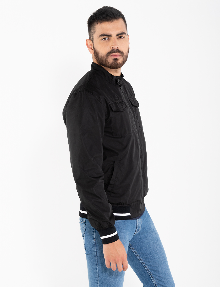 Chaqueta poliéster negra