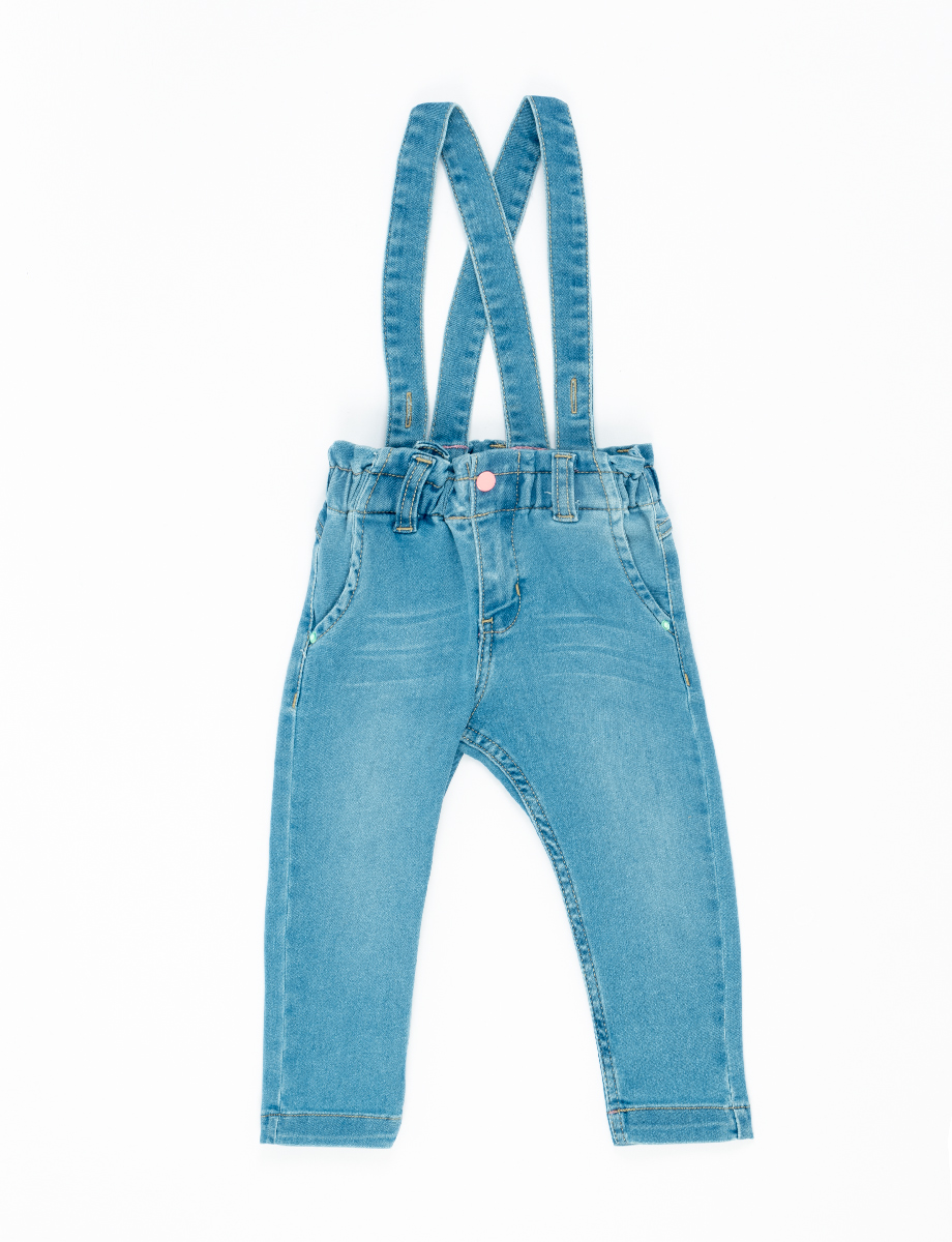 Jean con tirantes azul