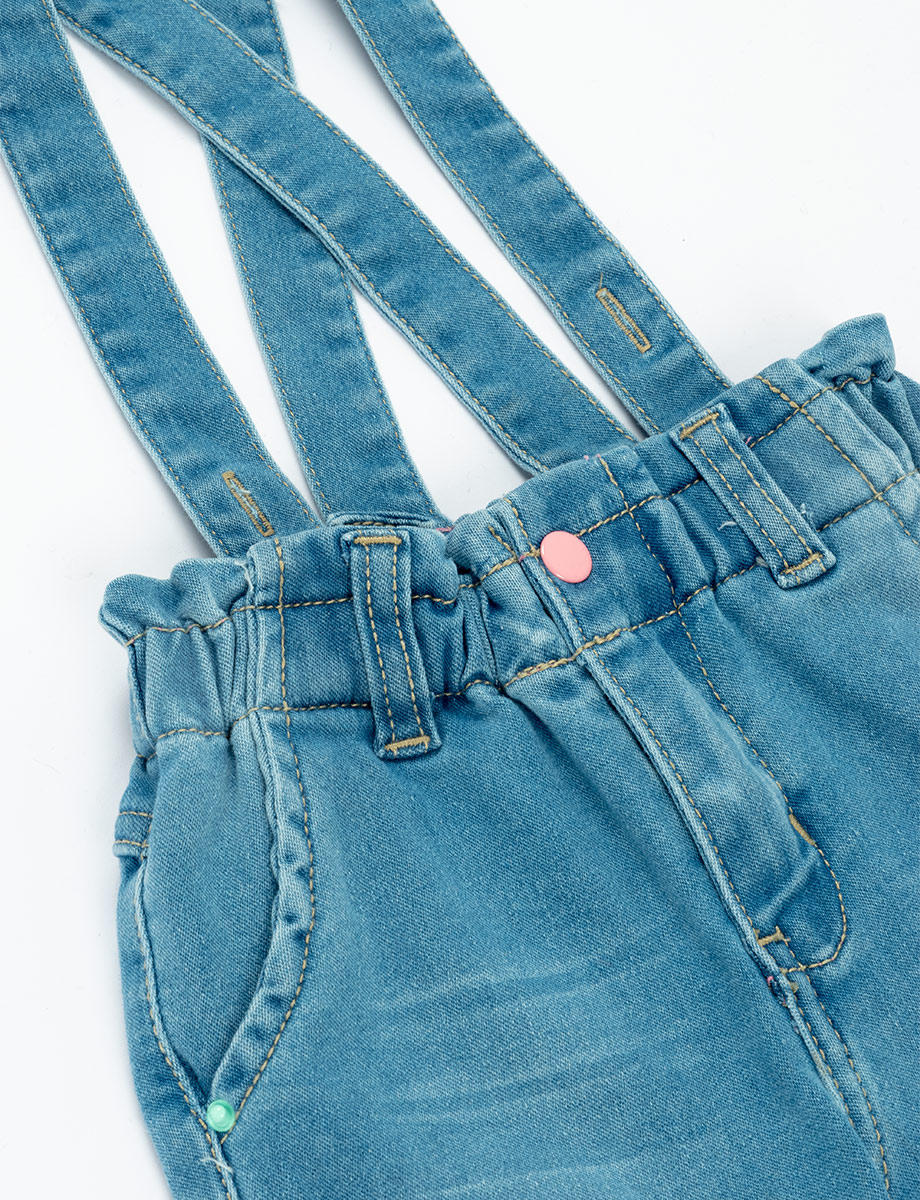 Jean con tirantes azul