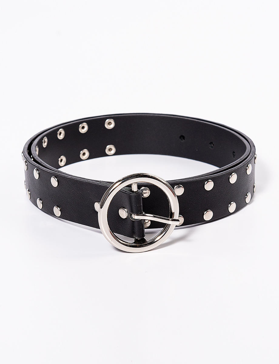 Cinturón negro con apliques plateados