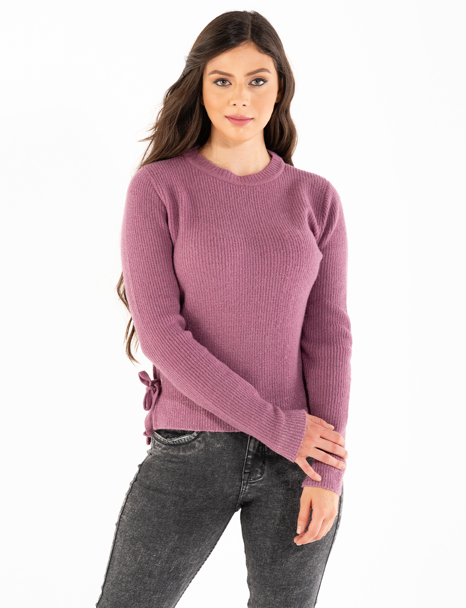 Sweater con lazo morado