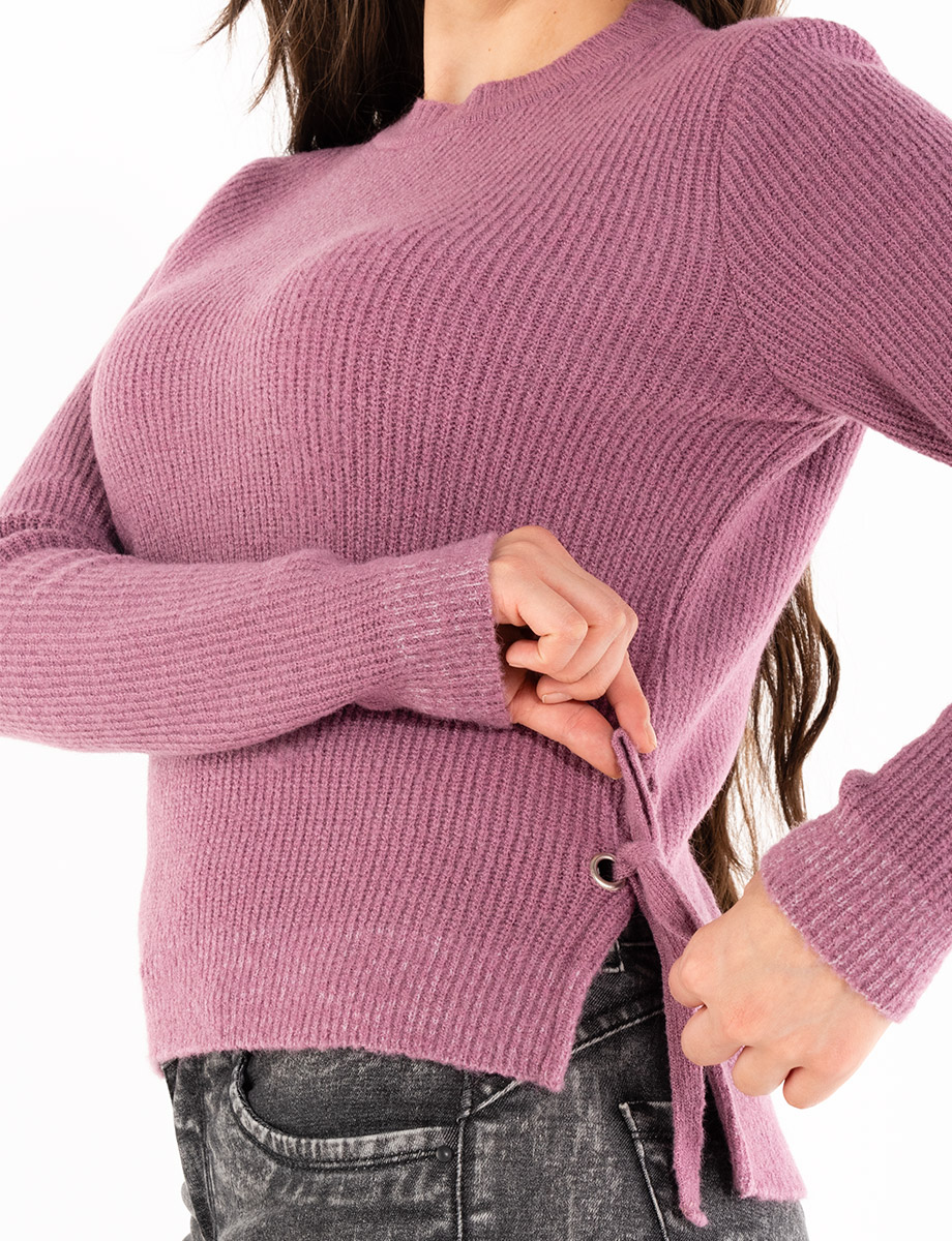 Sweater con lazo morado