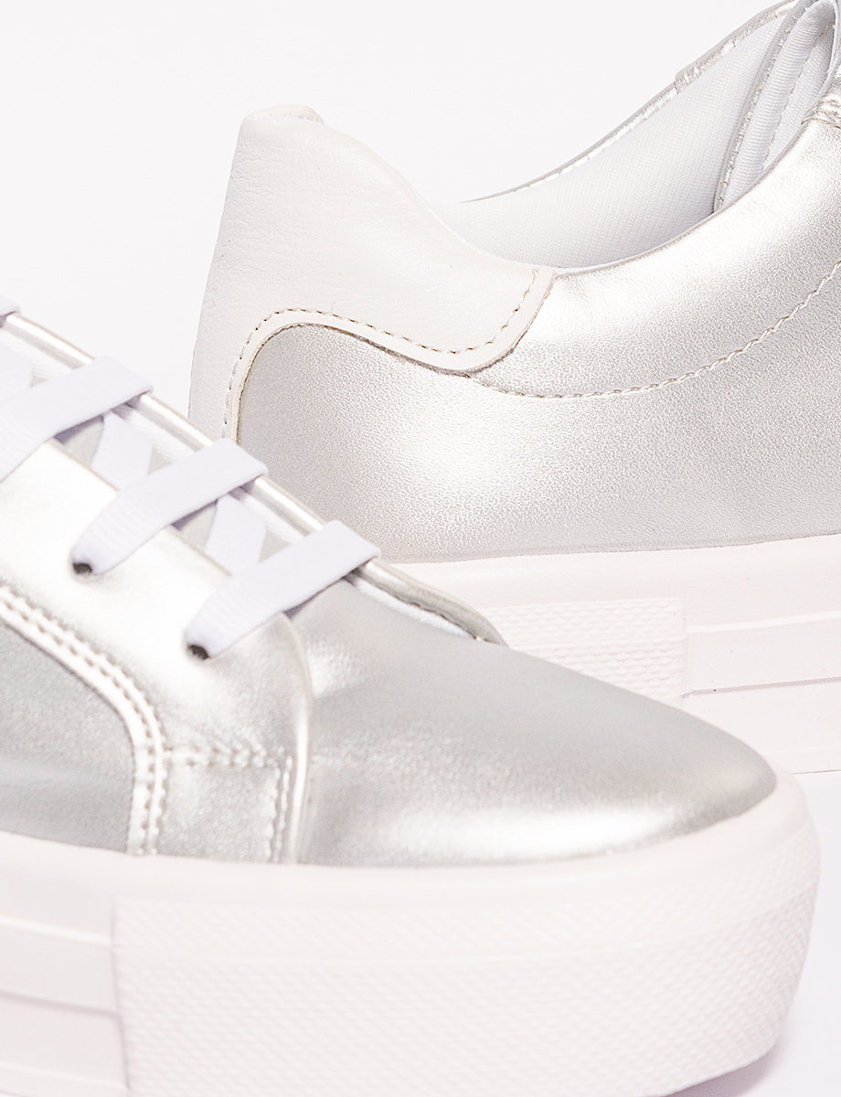 Sneaker estrella plateado