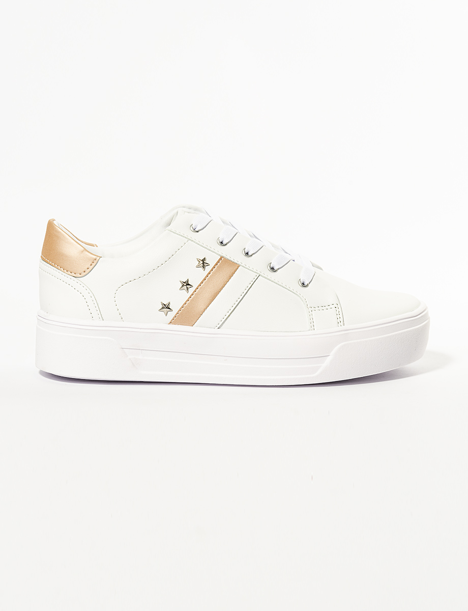 Zapato casual blanco con apliques