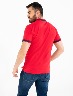 Polo rojo con franjas azul