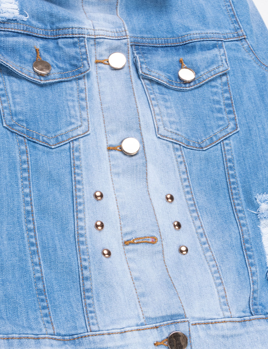 Chaqueta denim con tachuelas decorativas