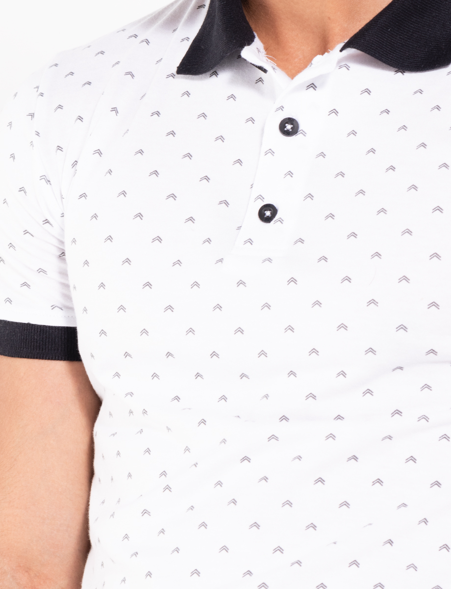 Polo prints cuello negro