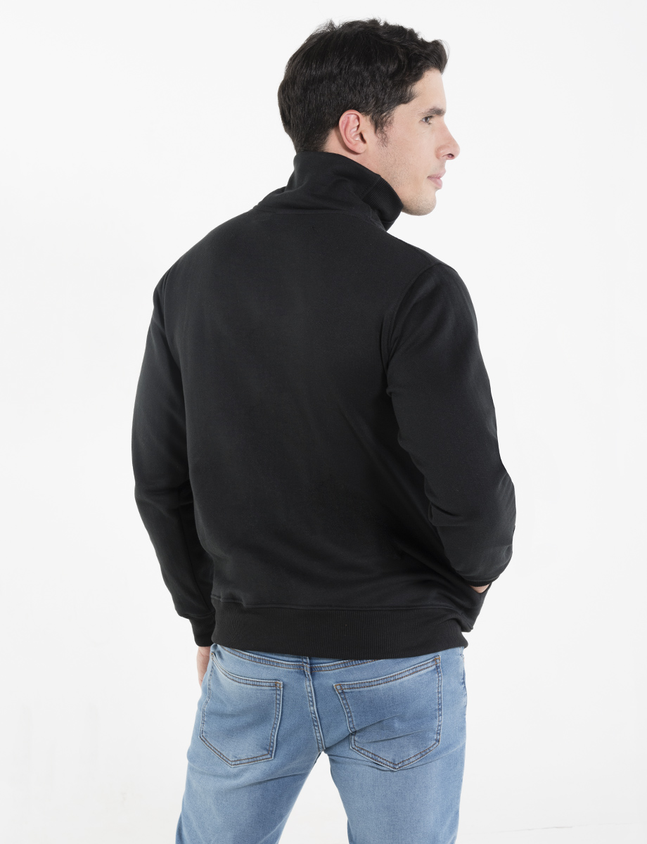 Chompa cuello alto negra