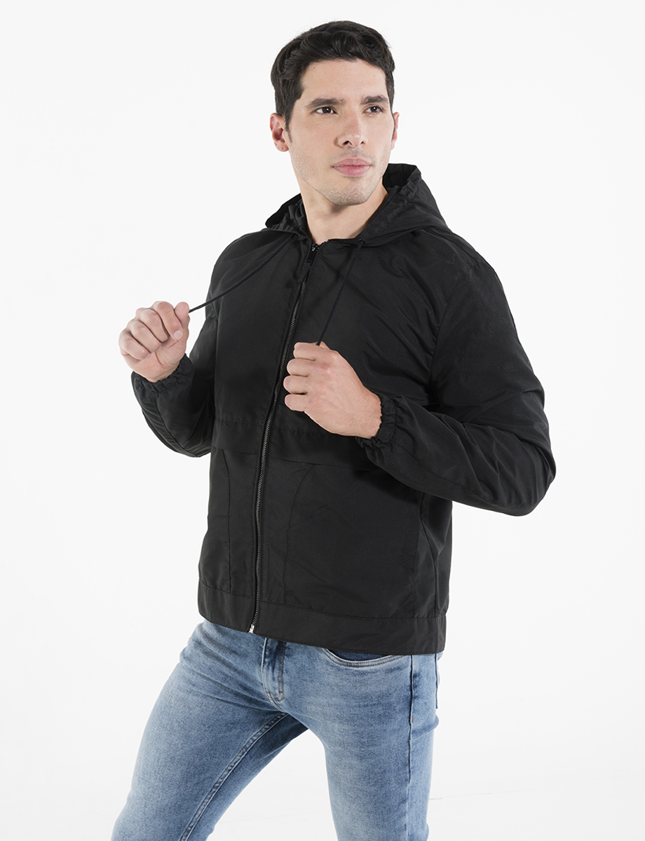 Chaqueta capucha negra