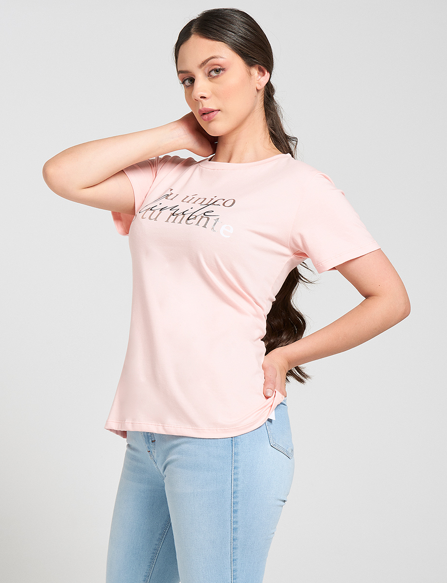 Camiseta rosada estampada