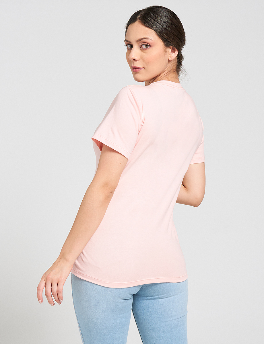 Camiseta rosada estampada
