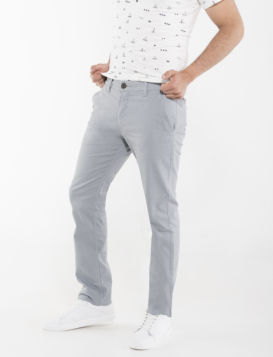 Pantalón chino tiro medio