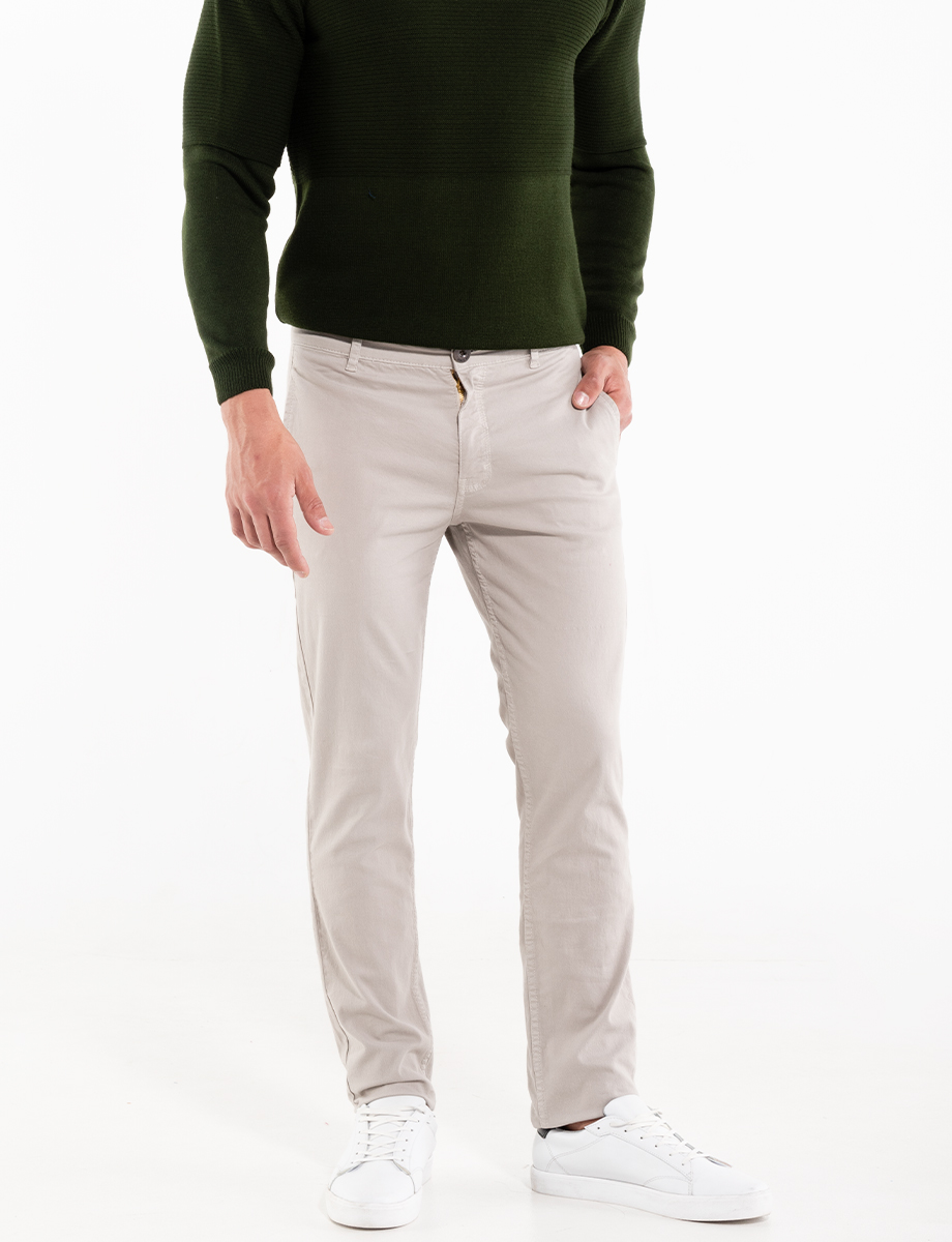 Pantalón chino tiro medio