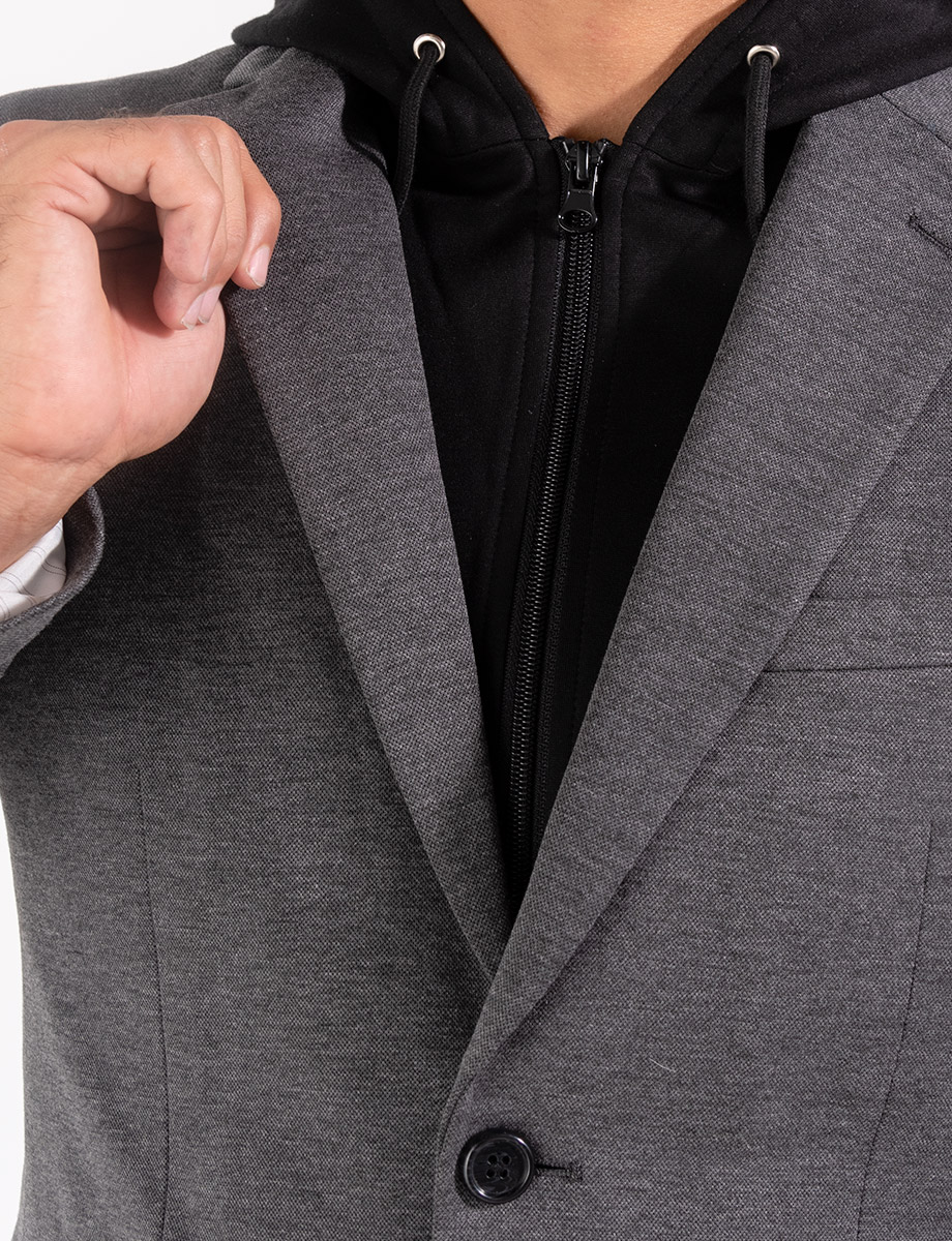 Blazer gris con capucha