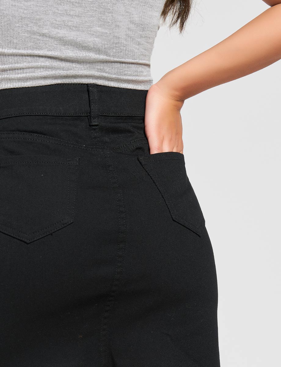 Falda negra botones desflecado en filo