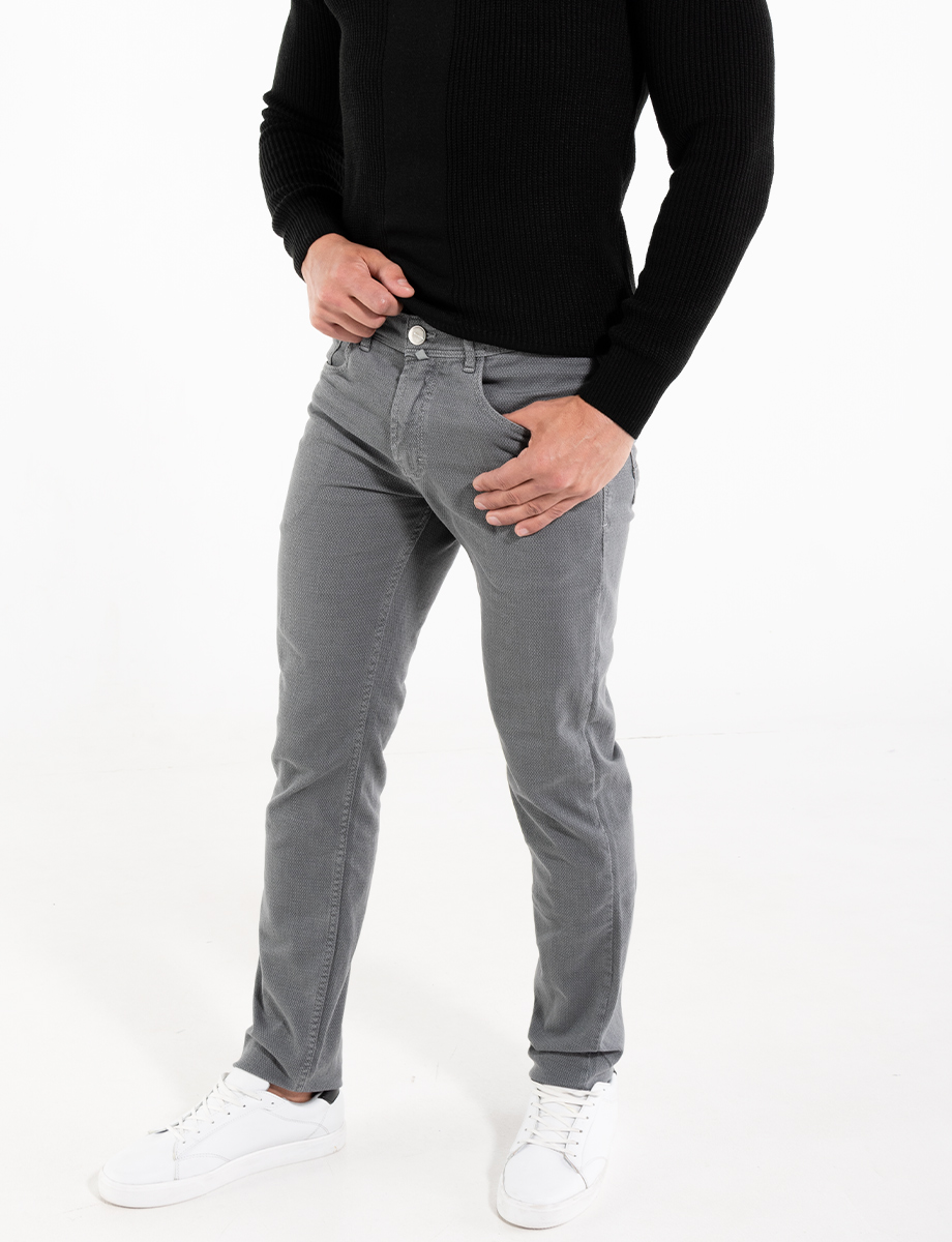 Pantalón casual gris oscuro
