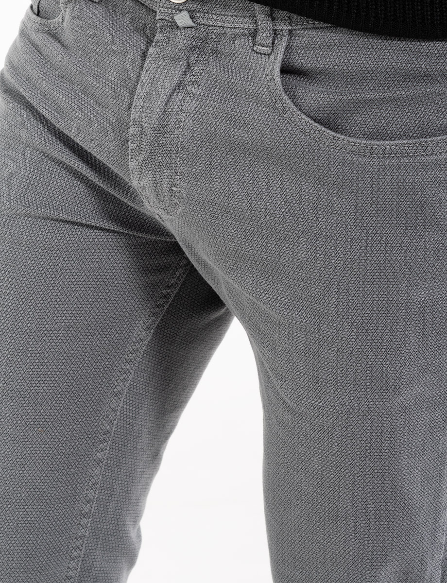 Pantalón casual gris oscuro