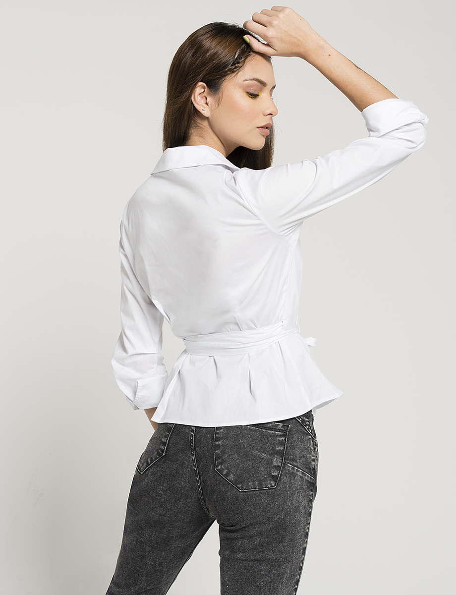 Blusa cruzada manga larga blanca