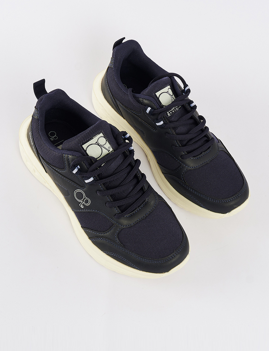 Sneaker con Cordones Negro OP
