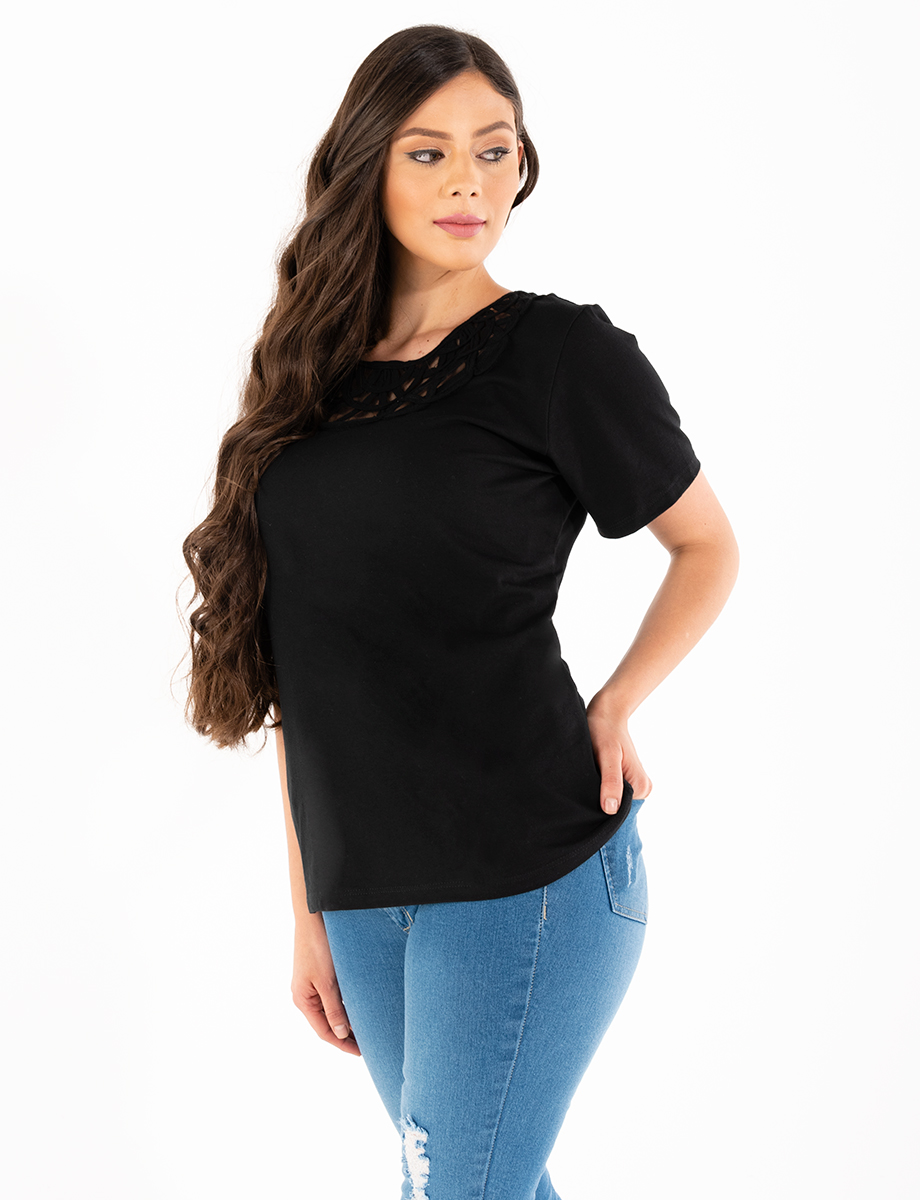 Camiseta negra con malla