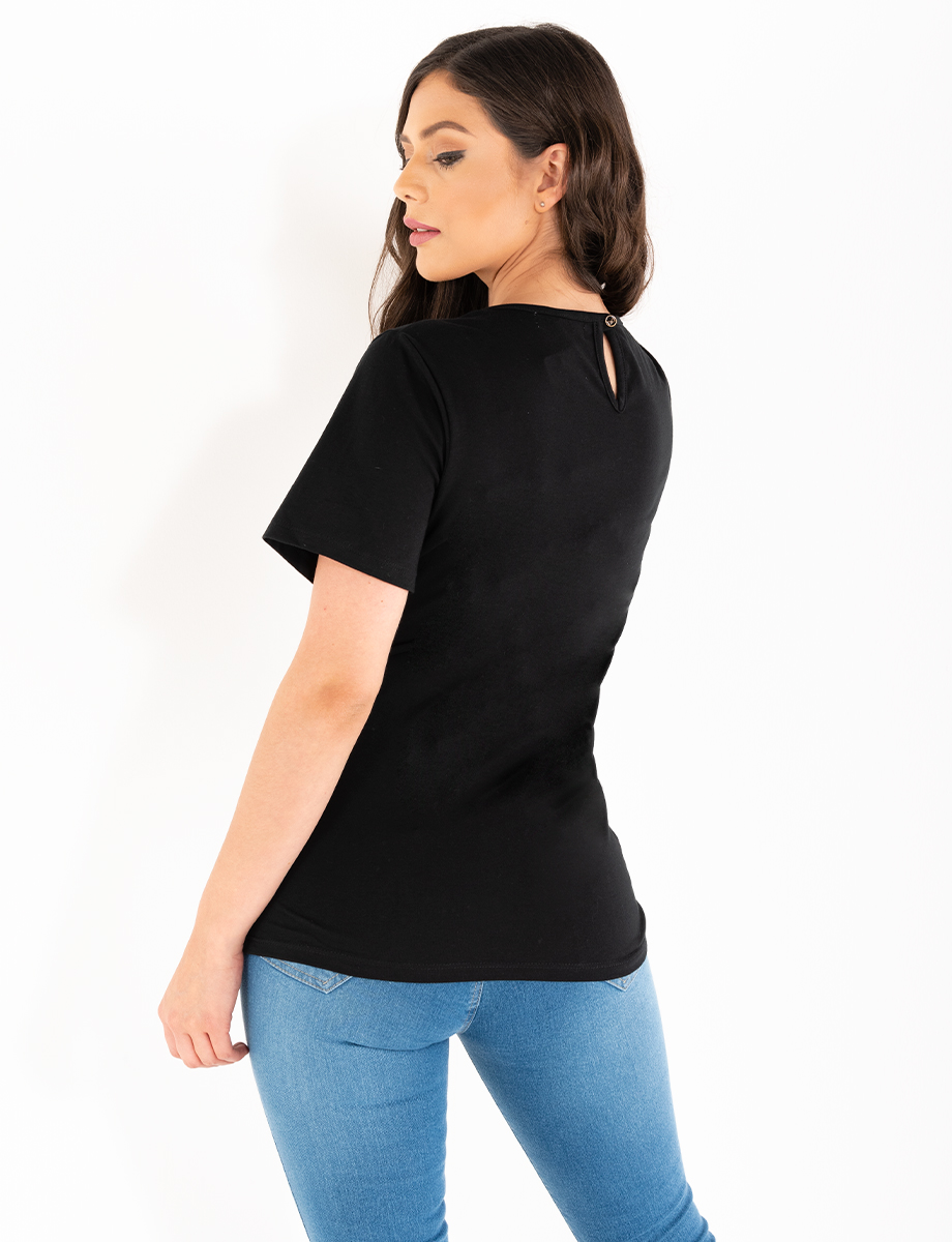 Camiseta negra con malla