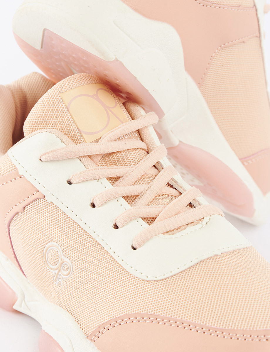 Sneaker Combinado con Cordones OP