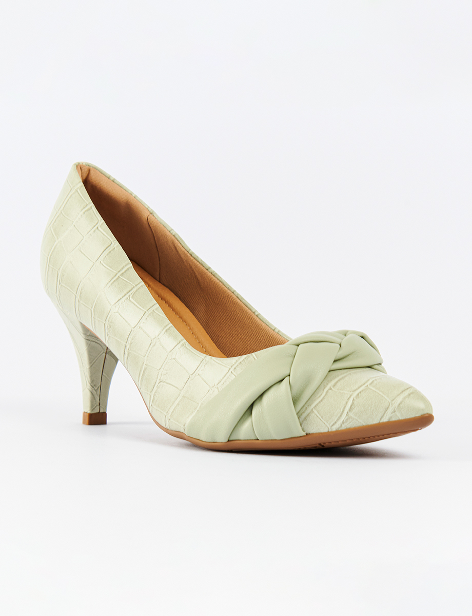 Tacón fino verde con textura