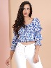 Blusa crop floreada azul-blanco