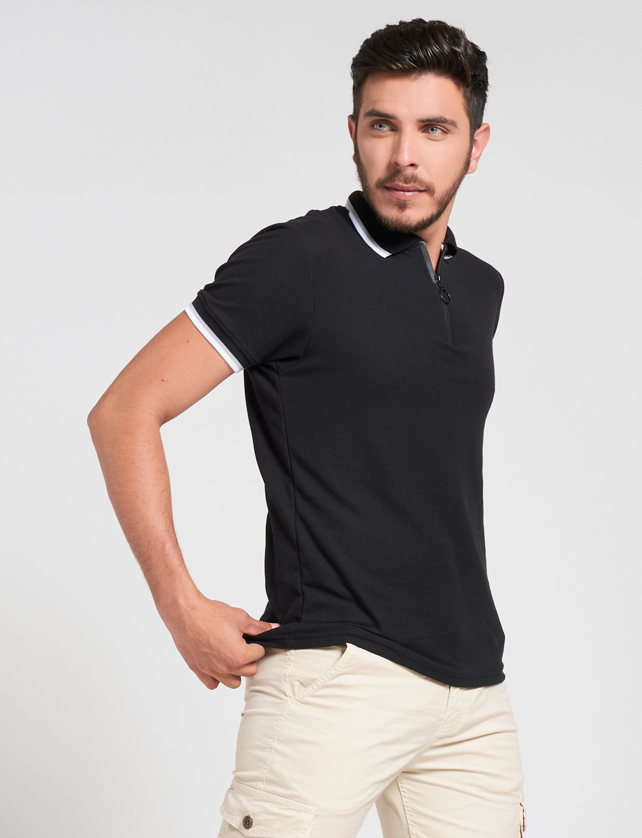 Polo negro con cierre