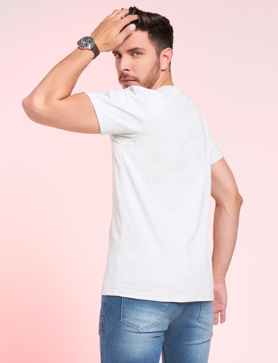Camiseta con letras gris claro