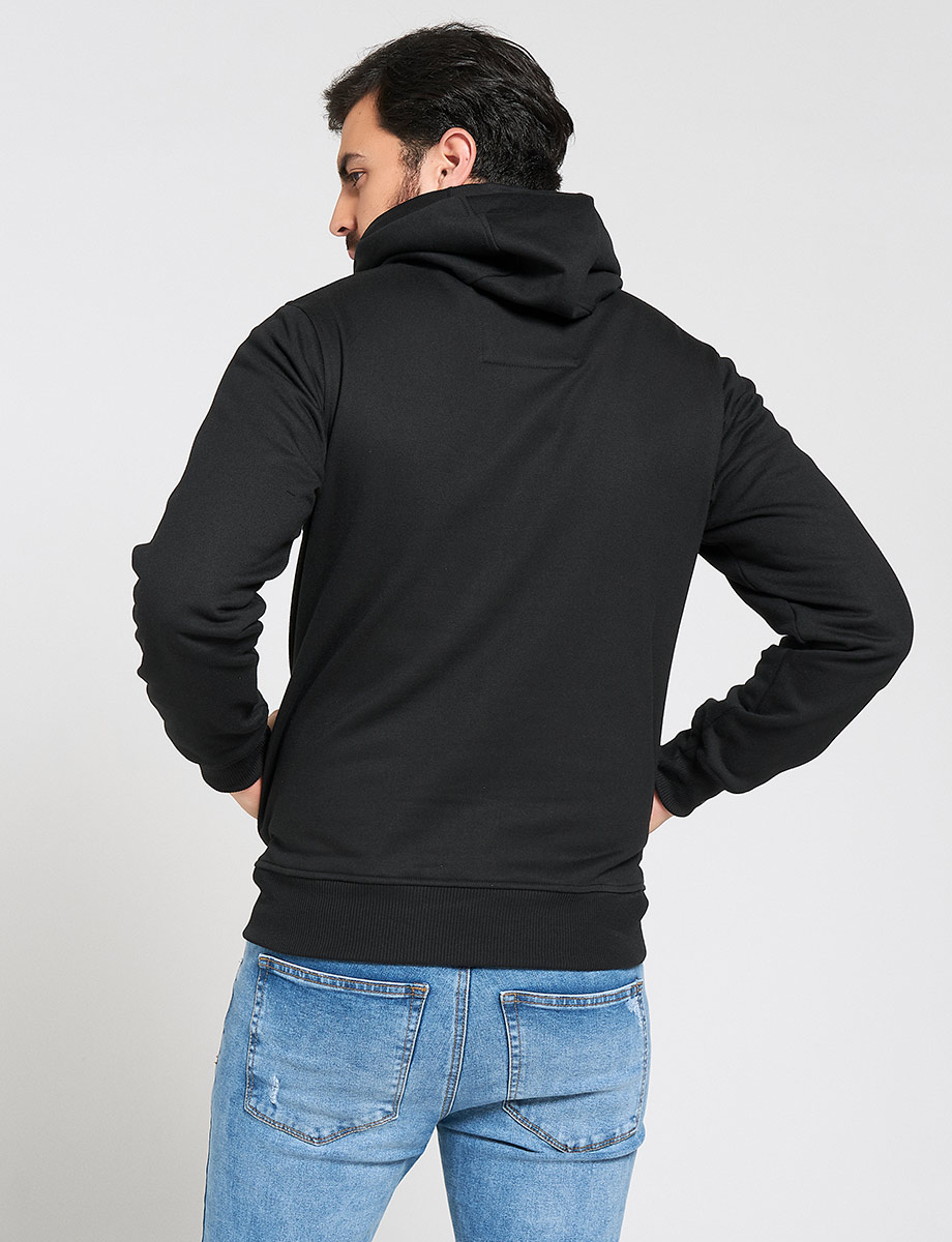 Chompa cerrada Estampada negra