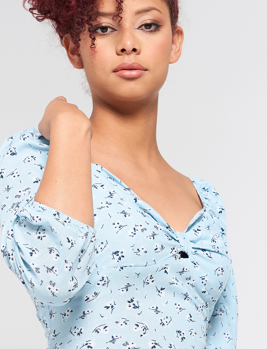 Blusa Prints Flores Celeste
