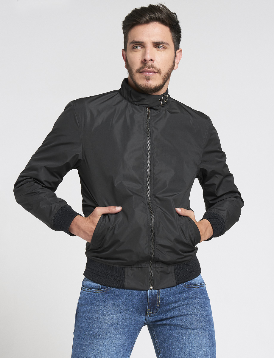 Chompa negra poliéster