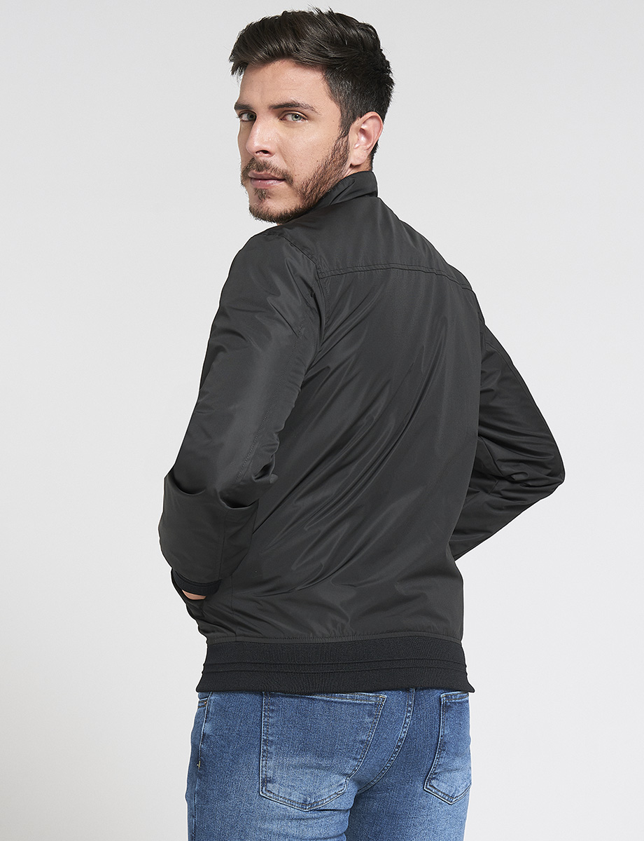 Chompa negra poliéster