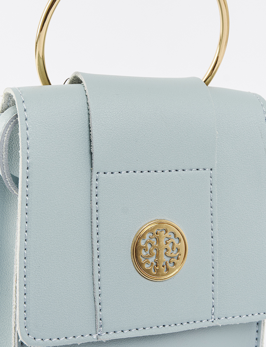 Cartera Celeste con Aplique Dorado