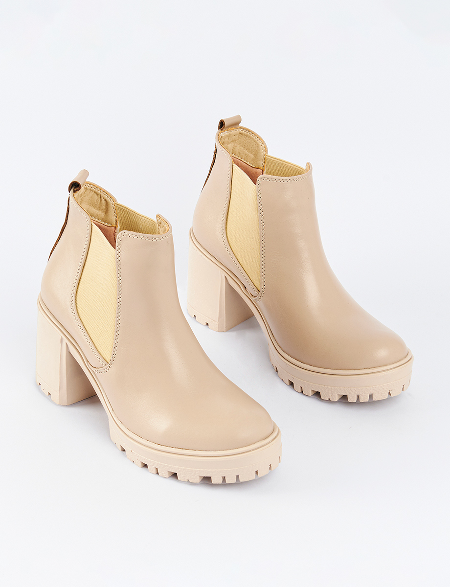 Bota Taco cuadrado beige