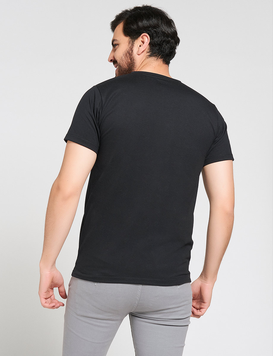 Camiseta Keep Down Negro