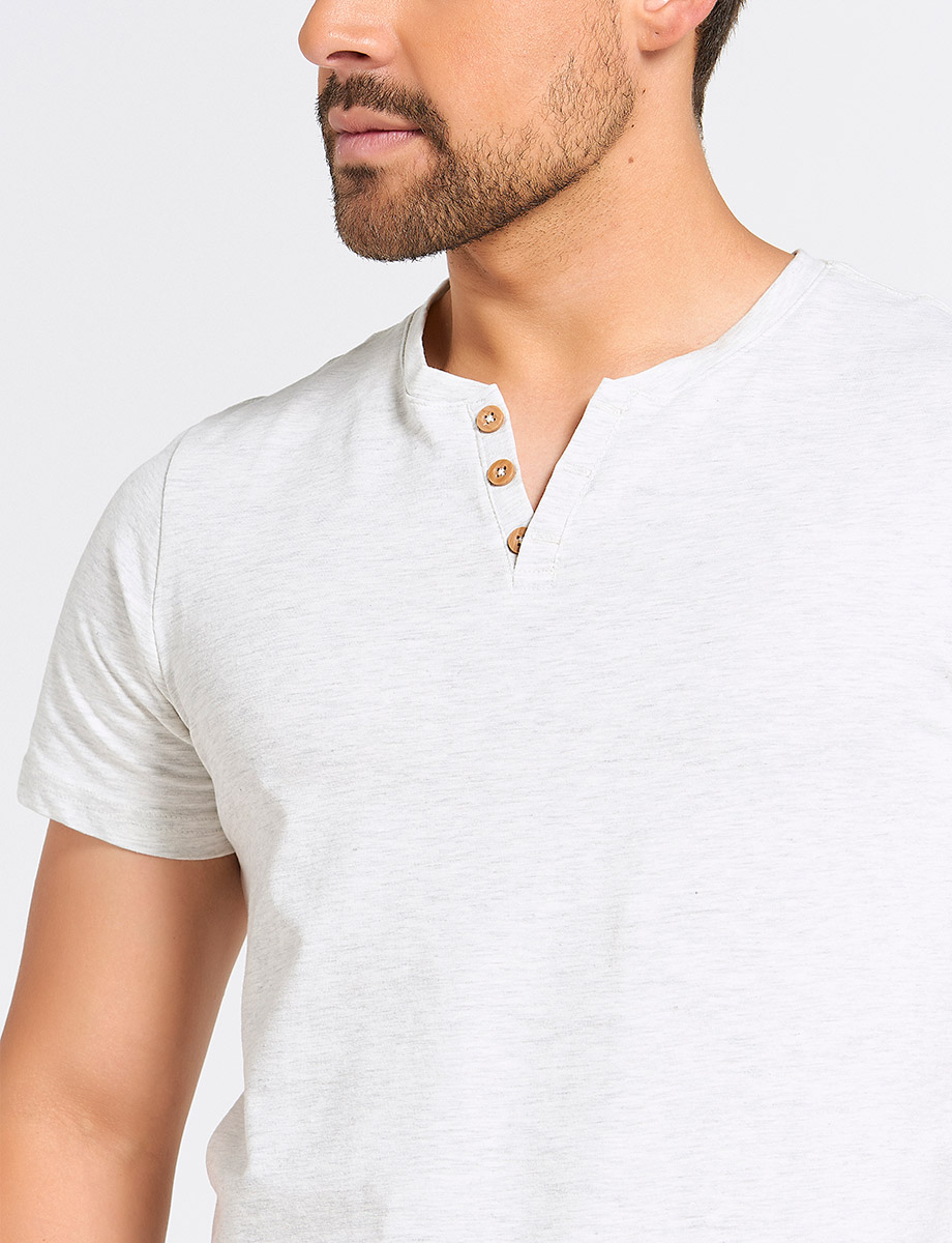 Camiseta Básica Cuello Henley 3 Botones