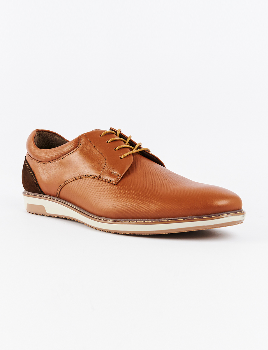 Zapato formal café con cordones