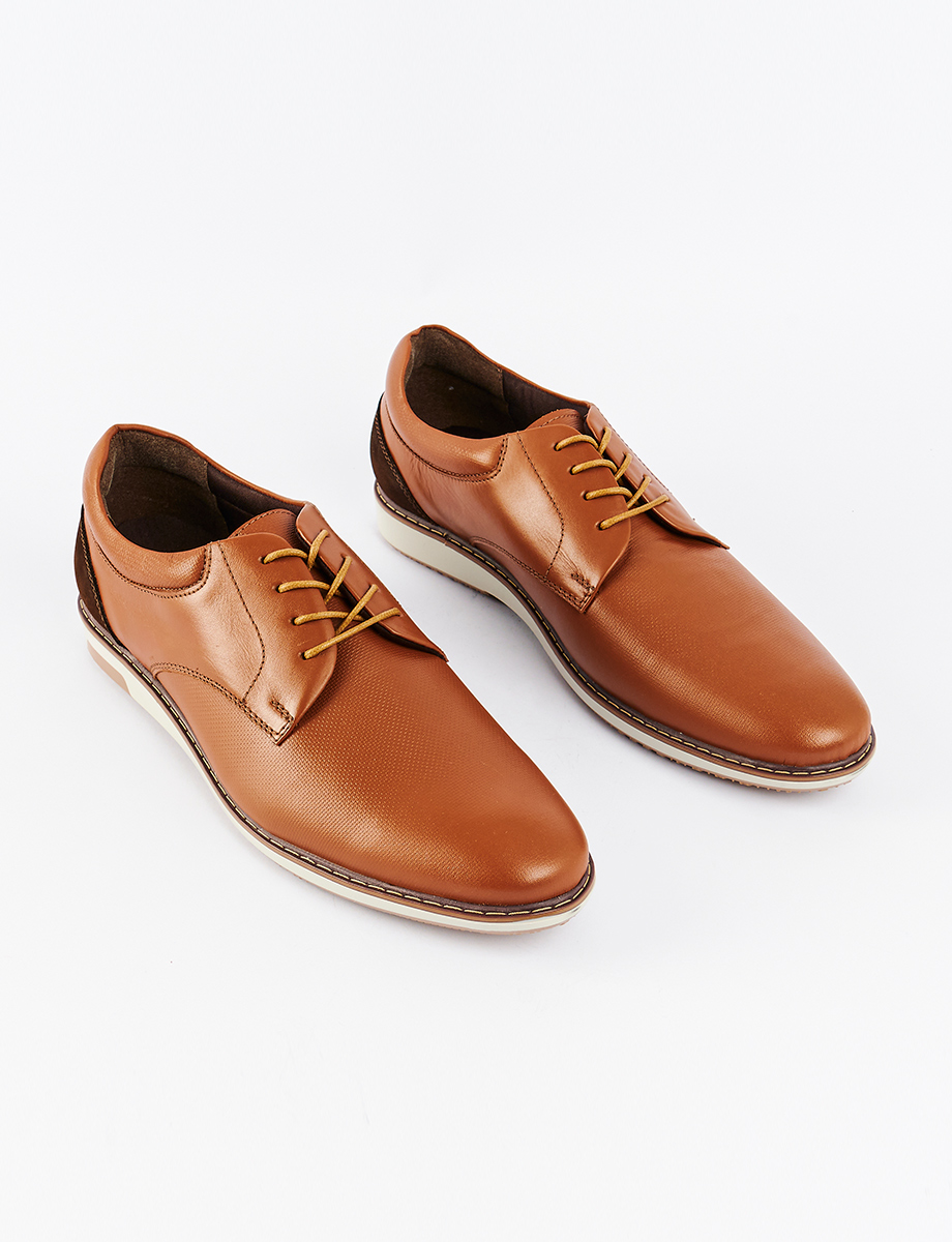 Zapato formal café con cordones