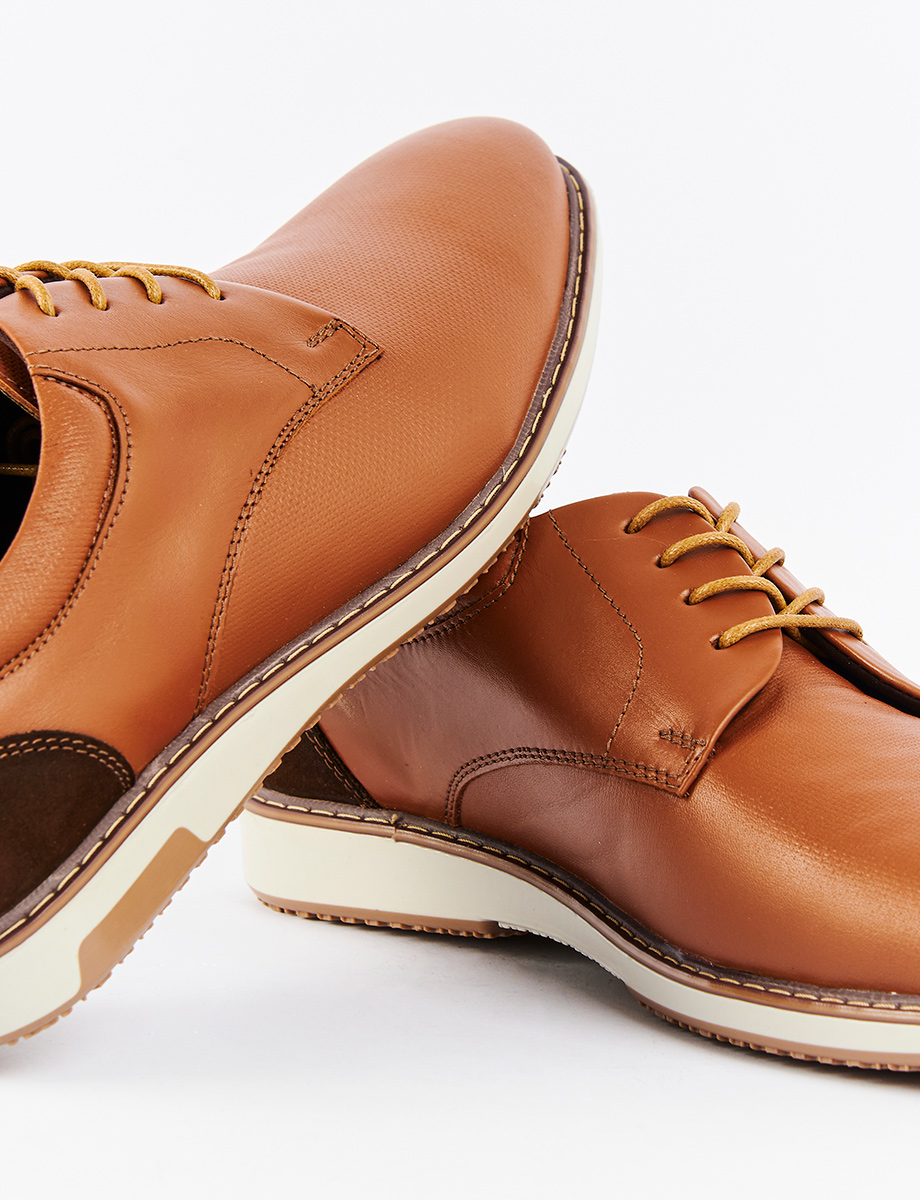 Zapato formal café con cordones