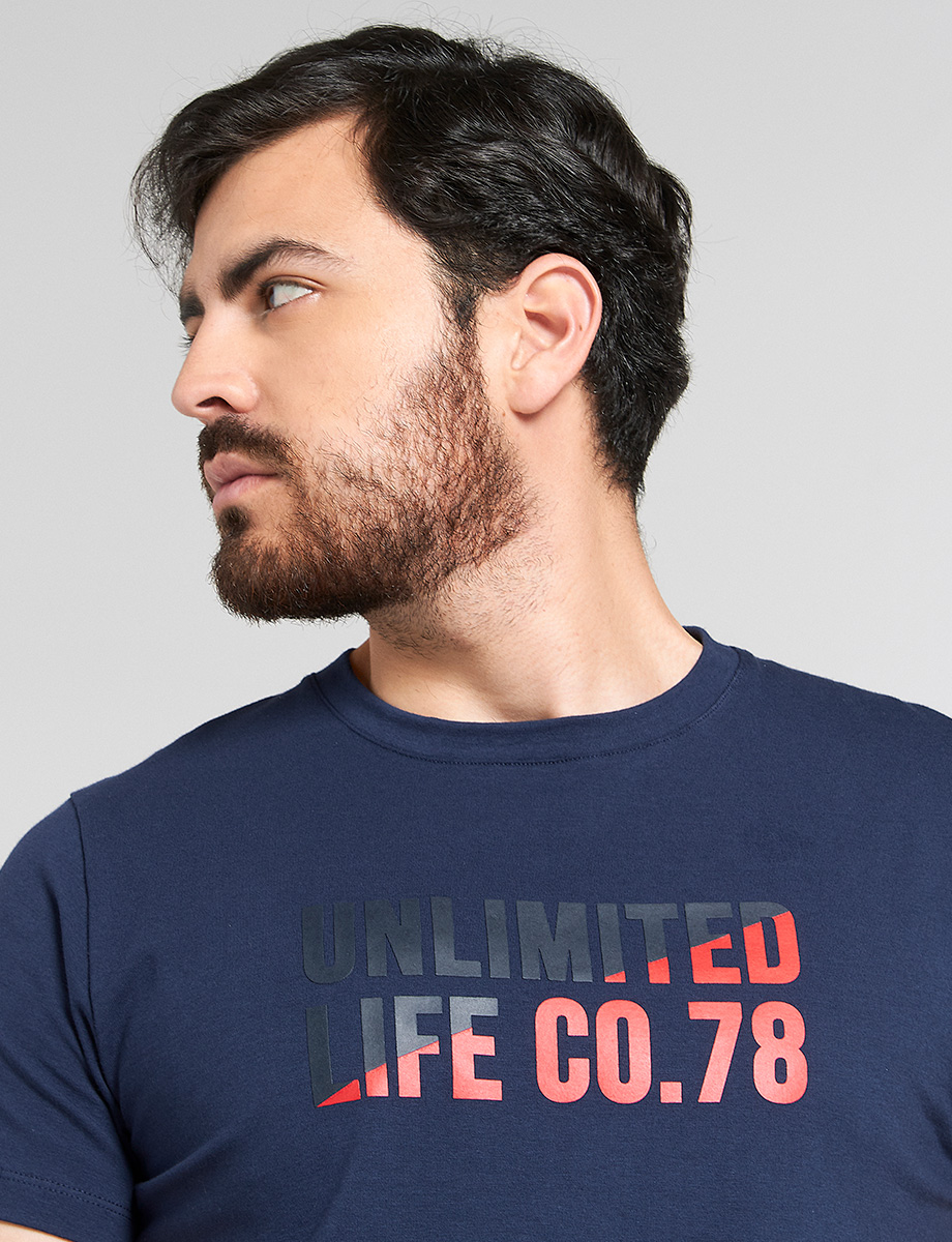 Camiseta Letras azul marino